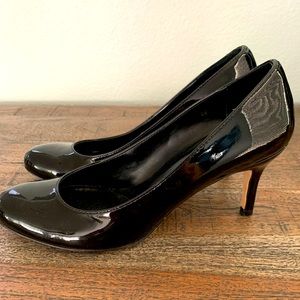 Vaneli black closed toe heel pumps size 8